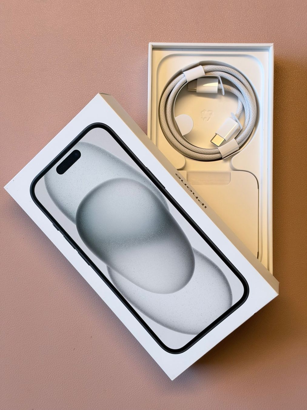 Apple Handys / Smartphones: iPhone 15, schwarz, 128 GB – Gebraucht aus Pfäffikon ZH von Vpxg9 3