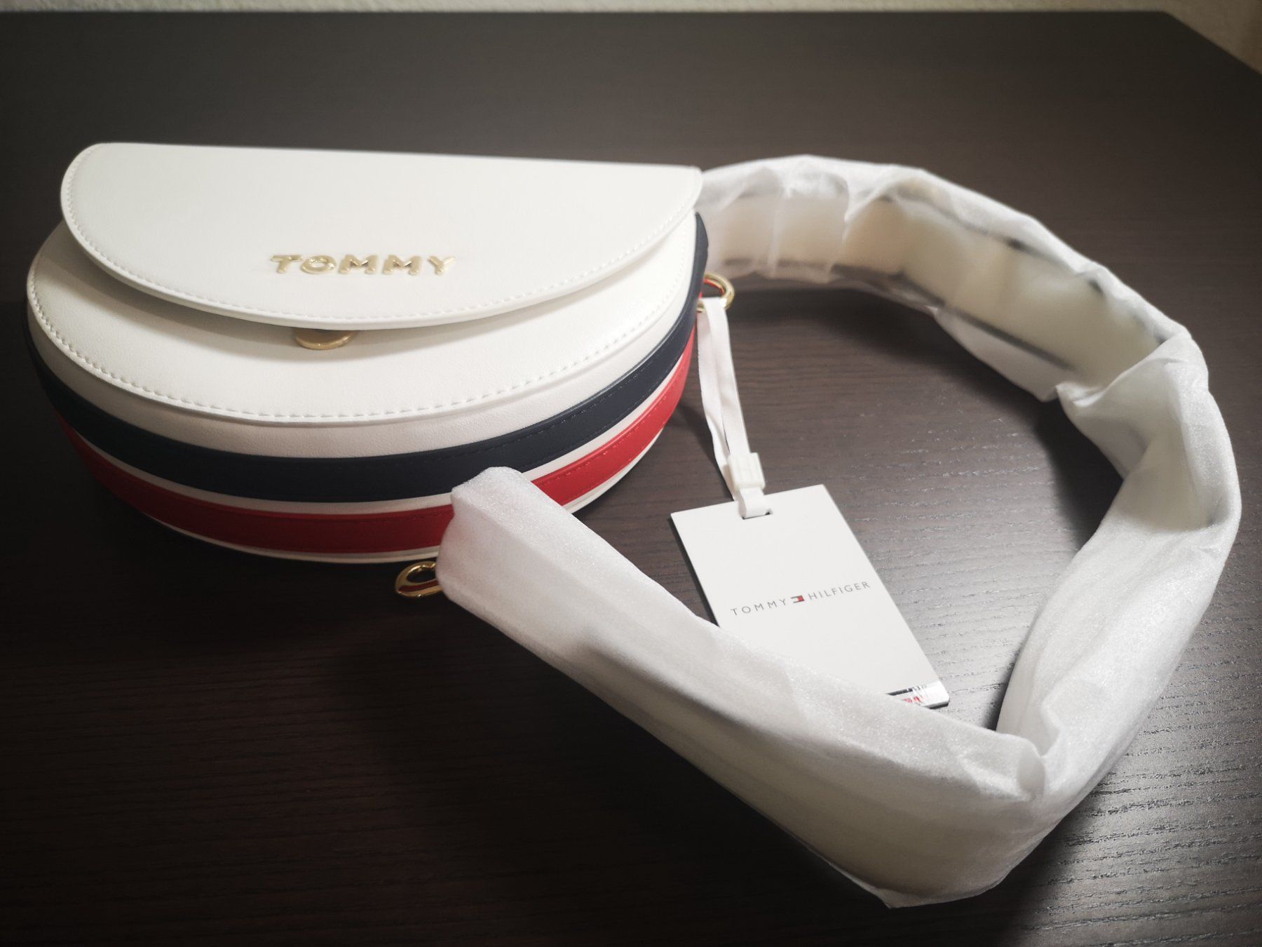 Tommy Hilfiger Borse da donna: Tommy Hilfiger  STAPLE SADDLE – Nuovo e nell'imballaggio originale da Bassersdorf venduto da tatankapanca 1
