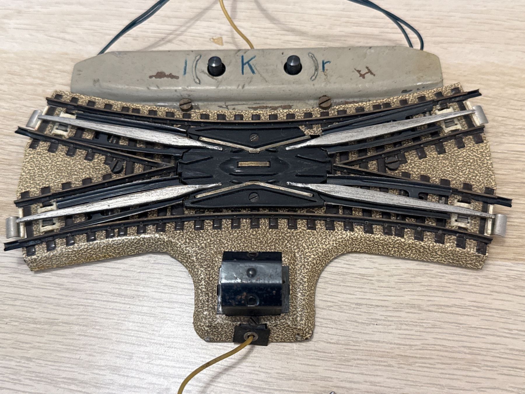 Märklin Modellini di ferrovie: Märklin 3600 kreuzungsweiche M H0 – Usato da St-Aubin-Sauges venduto da Lo_Go 1