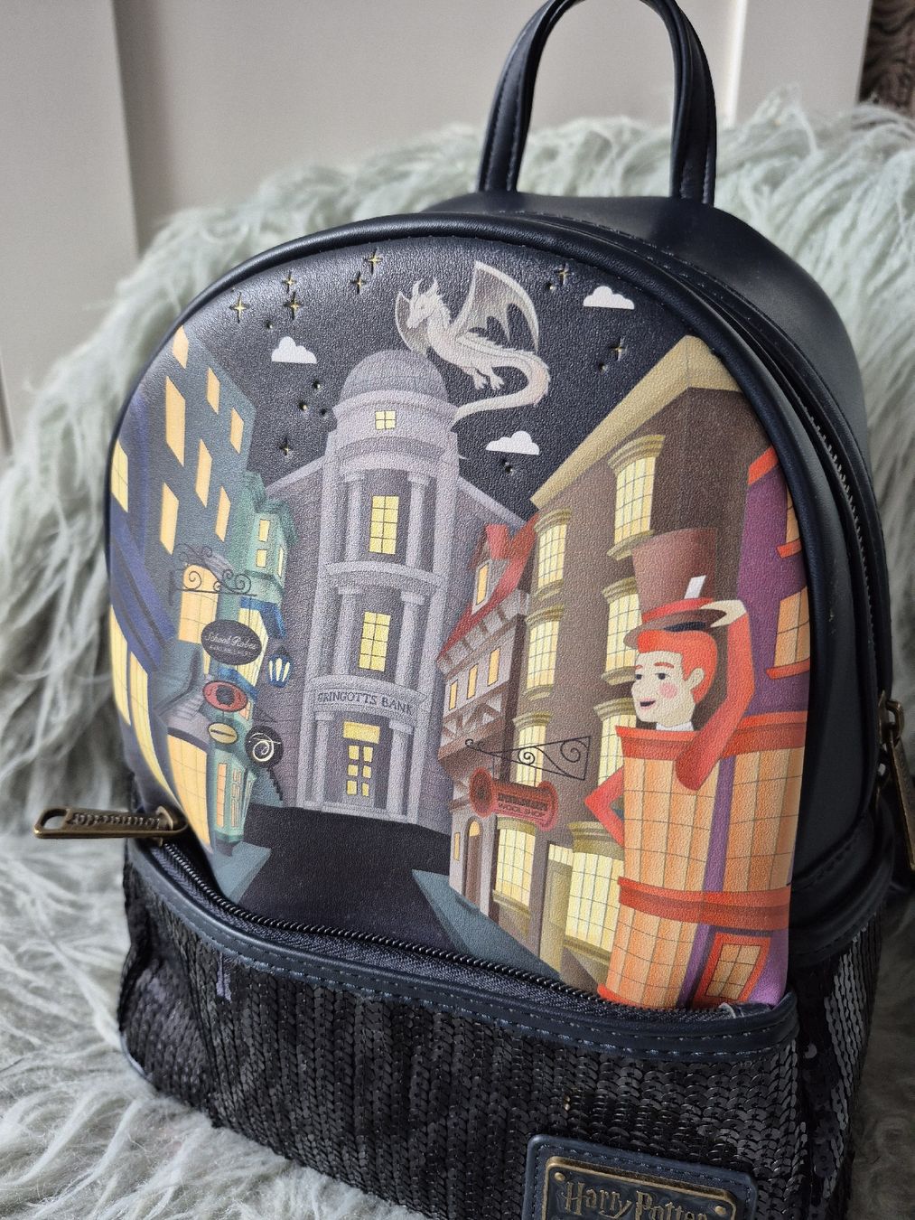 Loungefly Zaini: LOUNGEFLY- Harry Potter Chemin de Traverse – Usato da Riaz venduto da Murielbhs 1