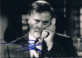 Larry Hagman 1931-2012 Autogramm signiert Foto 15x21cm