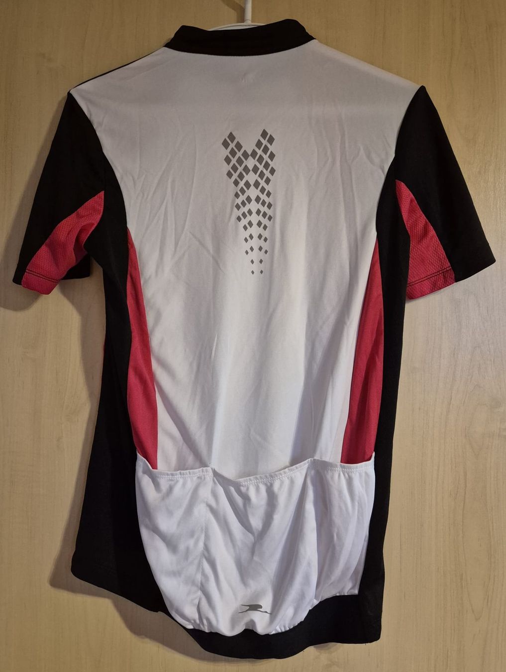 T-shirt: Veloshirt für Damen – Usato da Schwanden i. E. venduto da romikh 1