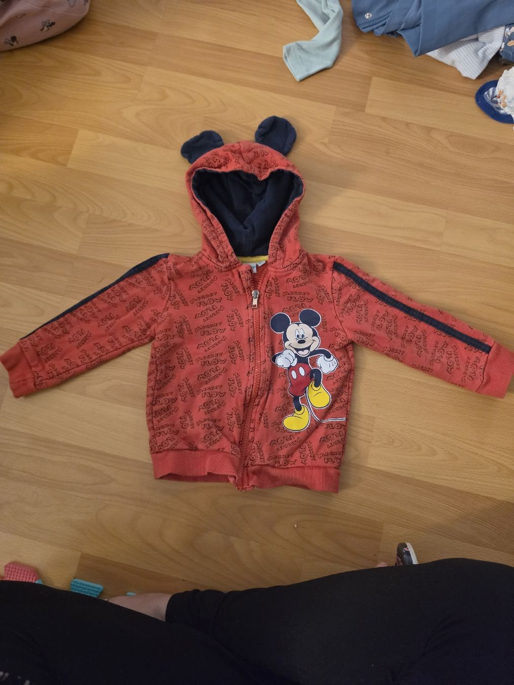 Giacche & Cappotti: Mickey Mouse Jäggli in der Grösse 86 – Usato da Schliern b. Köniz venduto da Jemy94