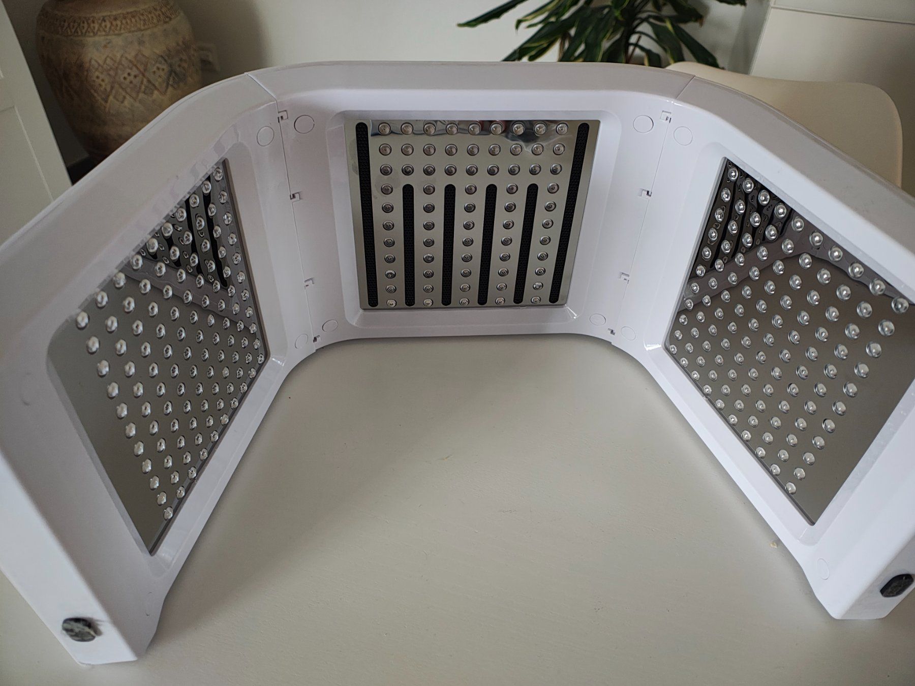 Protezione per viso e udito: LED/Red Licht Therapy Machine – Nuovo (secondo la descrizione) da Winterthur venduto da Husakeva 3