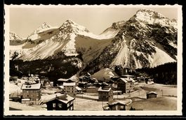 AK Arosa, Kulm, Ort mit Hotels und verschneiter Bergpanorama