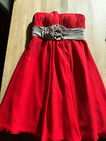 Kleid Rot cocktail Gr. 36 blumenapplikation
