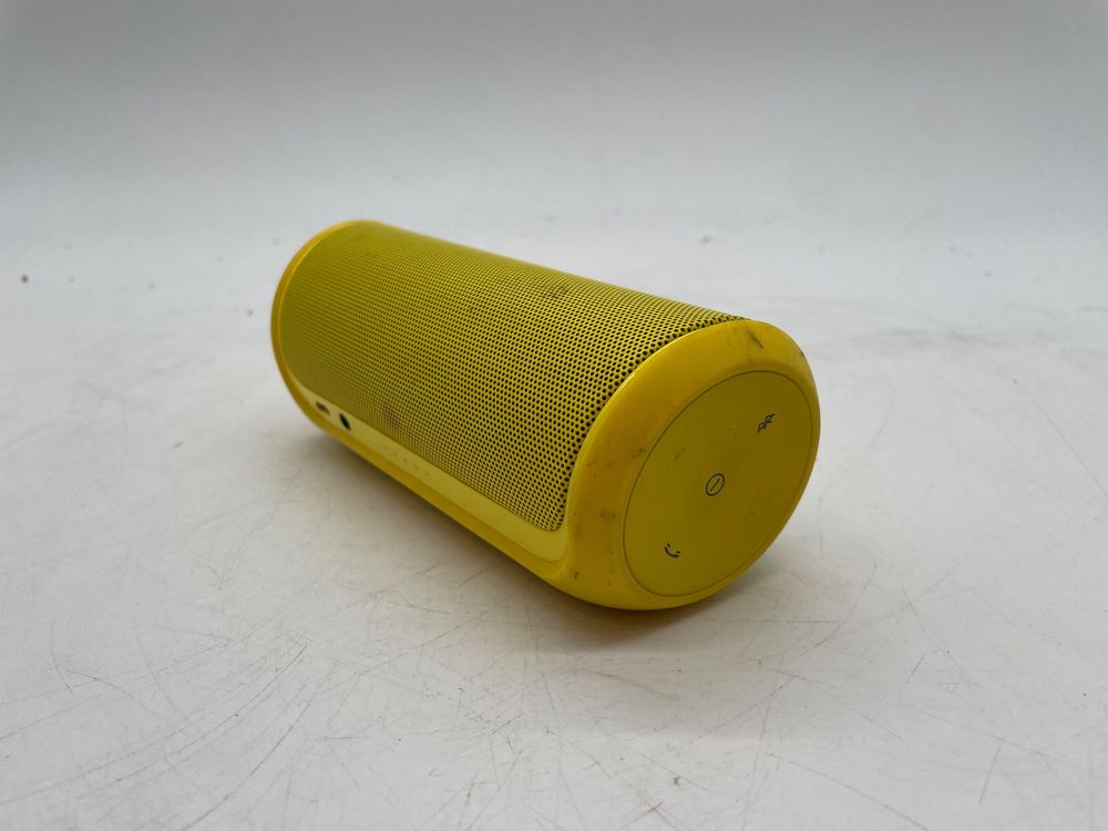 JBL Lautsprecher in Gelb schaltet nicht richtig ein Kaufen auf Ricardo