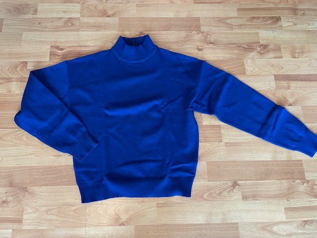 Maglioni & Felpe: Rollkragen Pullover, Farbe blau, Grösse S – Usato da Niederweningen venduto da sho_mb8y