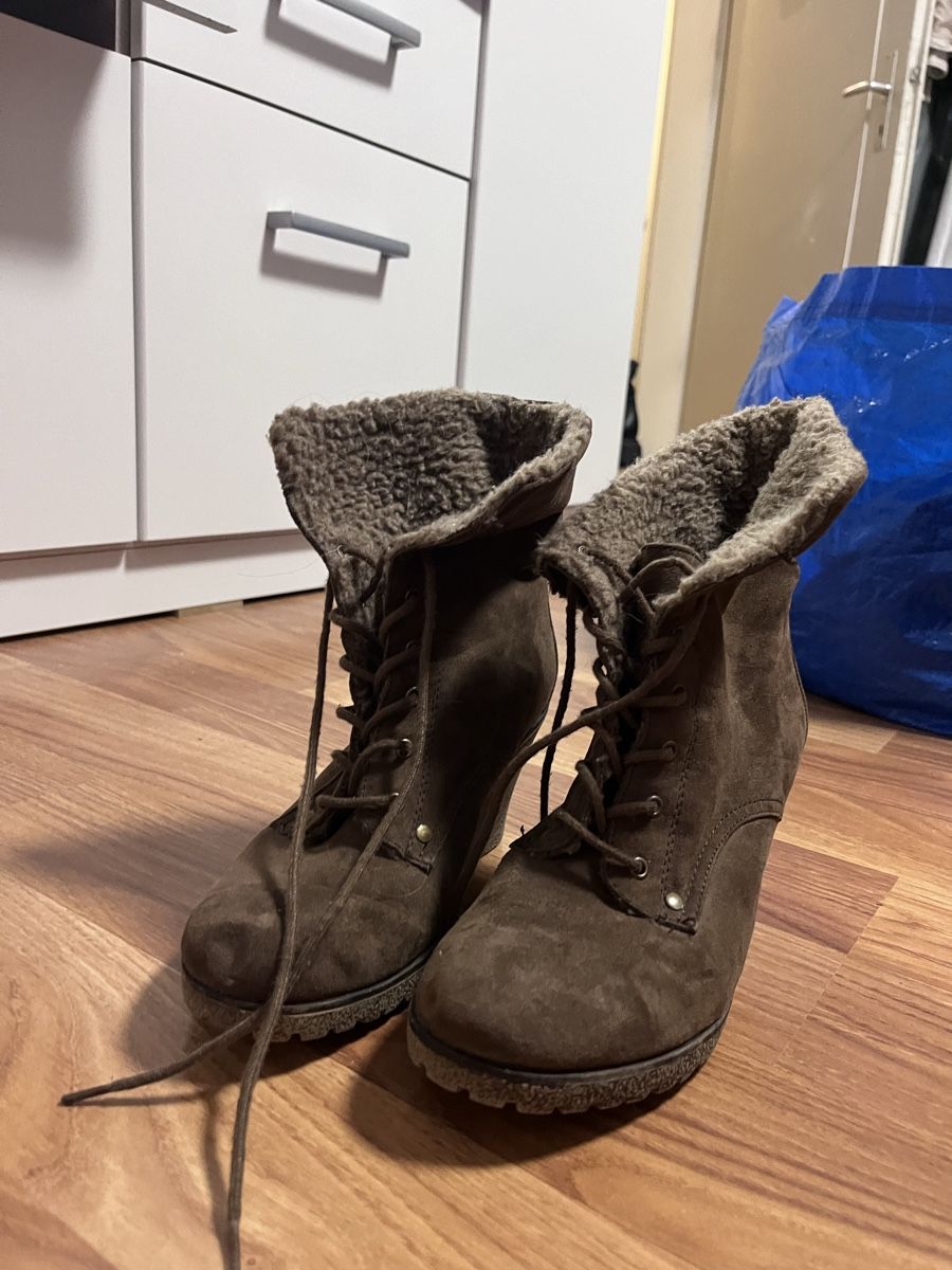 Scarpe da donna: Winter Absatzschuhe – Usato da Romanshorn venduto da Luette19