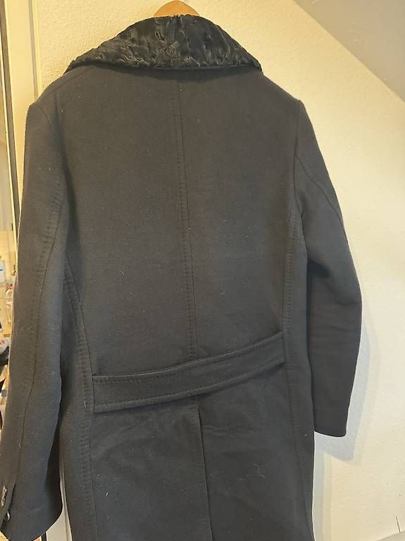 Mäntel: Dsquared Mantel kurz mit Pelzkragen  – Gebraucht aus Basel von ninenintynine 1