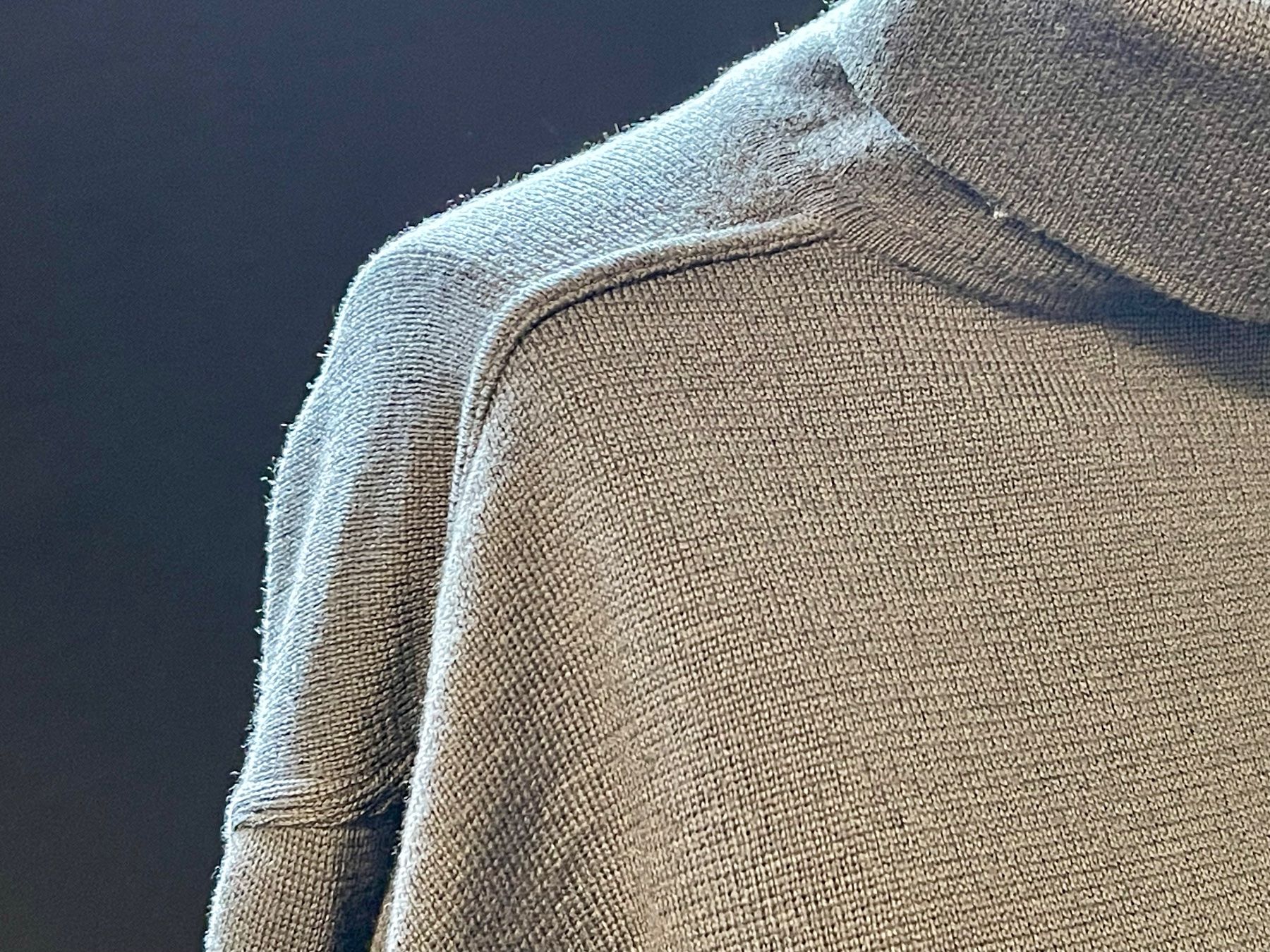 Prada Maglioni & Felpe: PRADA Cropped Rollkragen Strick Pully Anthrazit, Gr. 46 – Usato da Zürich venduto da Arche_Brockenhaus 3