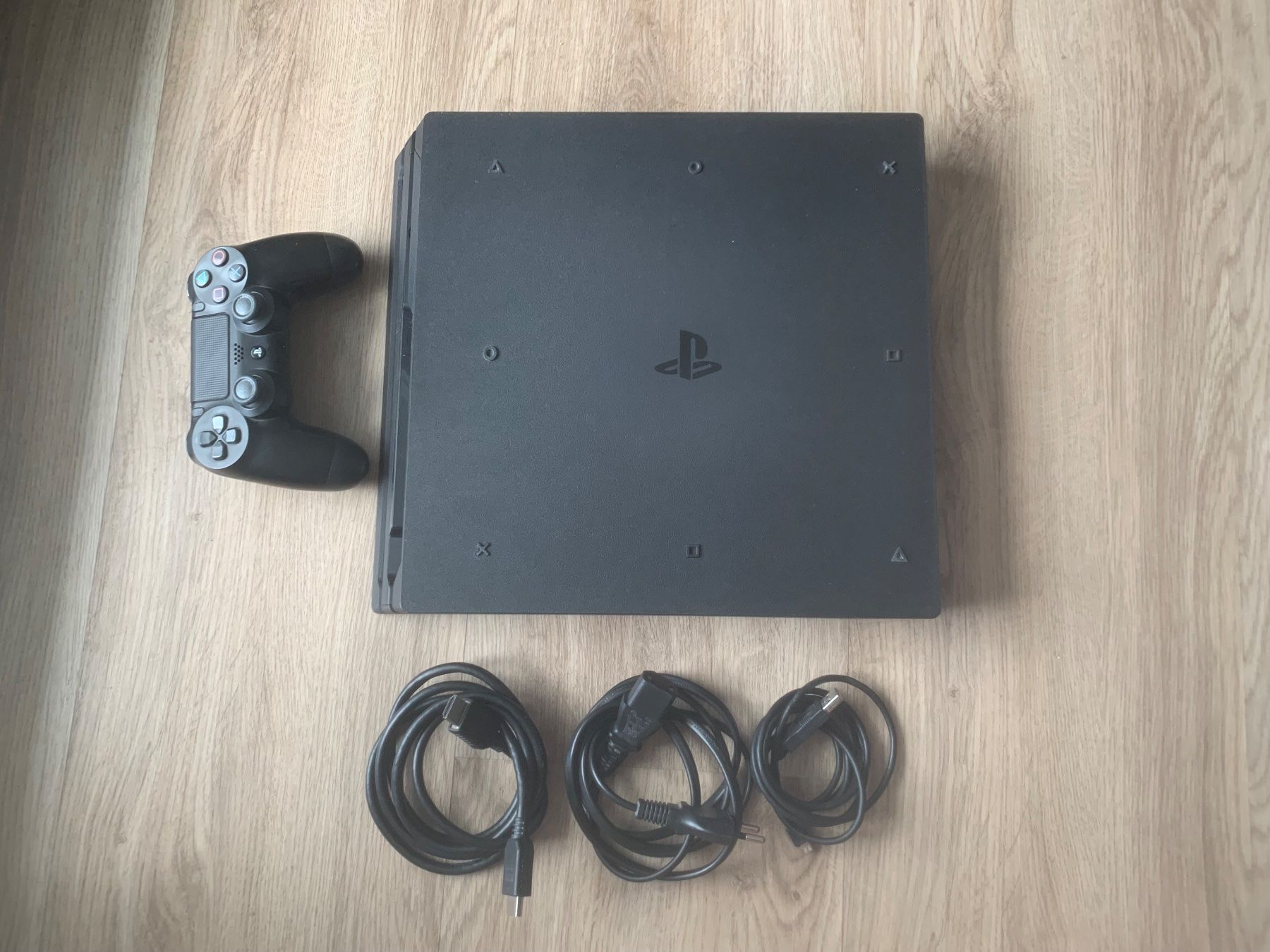 Sony Console: Sony Playstation 4 Pro 1TB – Nuovo (secondo la descrizione) da Biel/Bienne venduto da mer_z59w 2