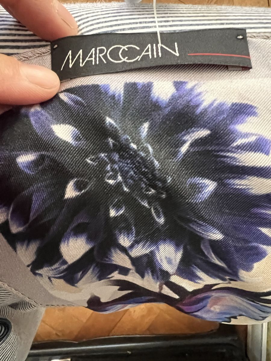 Marc Cain Foulards, Tücher & Schals: Seidenfoulard Marc Cain Blumenprint  – Gebraucht aus Solothurn von Brini06 2