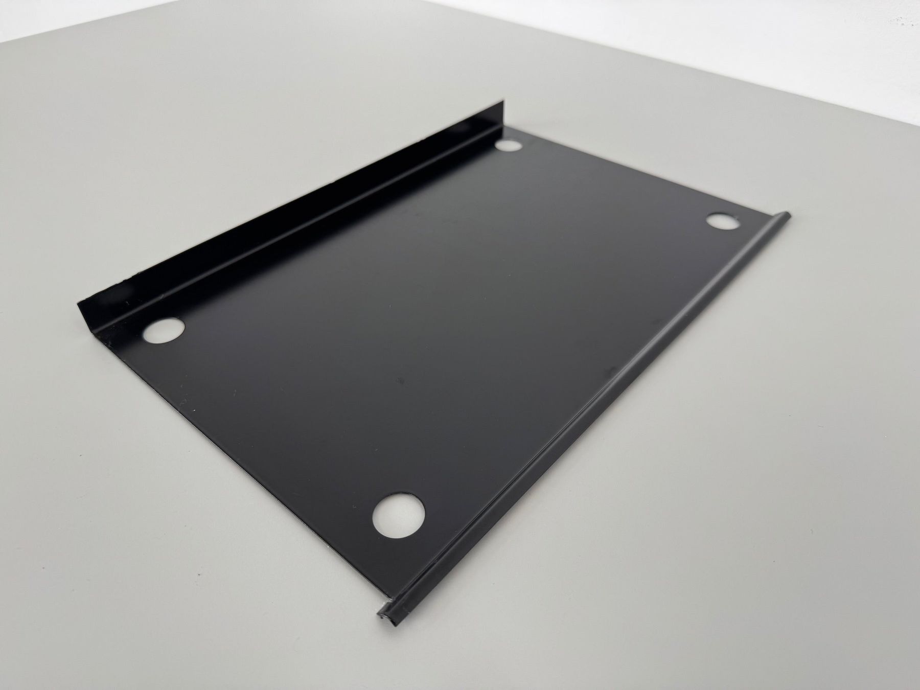 Raccoglitori: Häfele Basic Schrägfächer für Korpus Schwarz 337 mm – Usato da Schönenwerd venduto da mcofficeshop 2