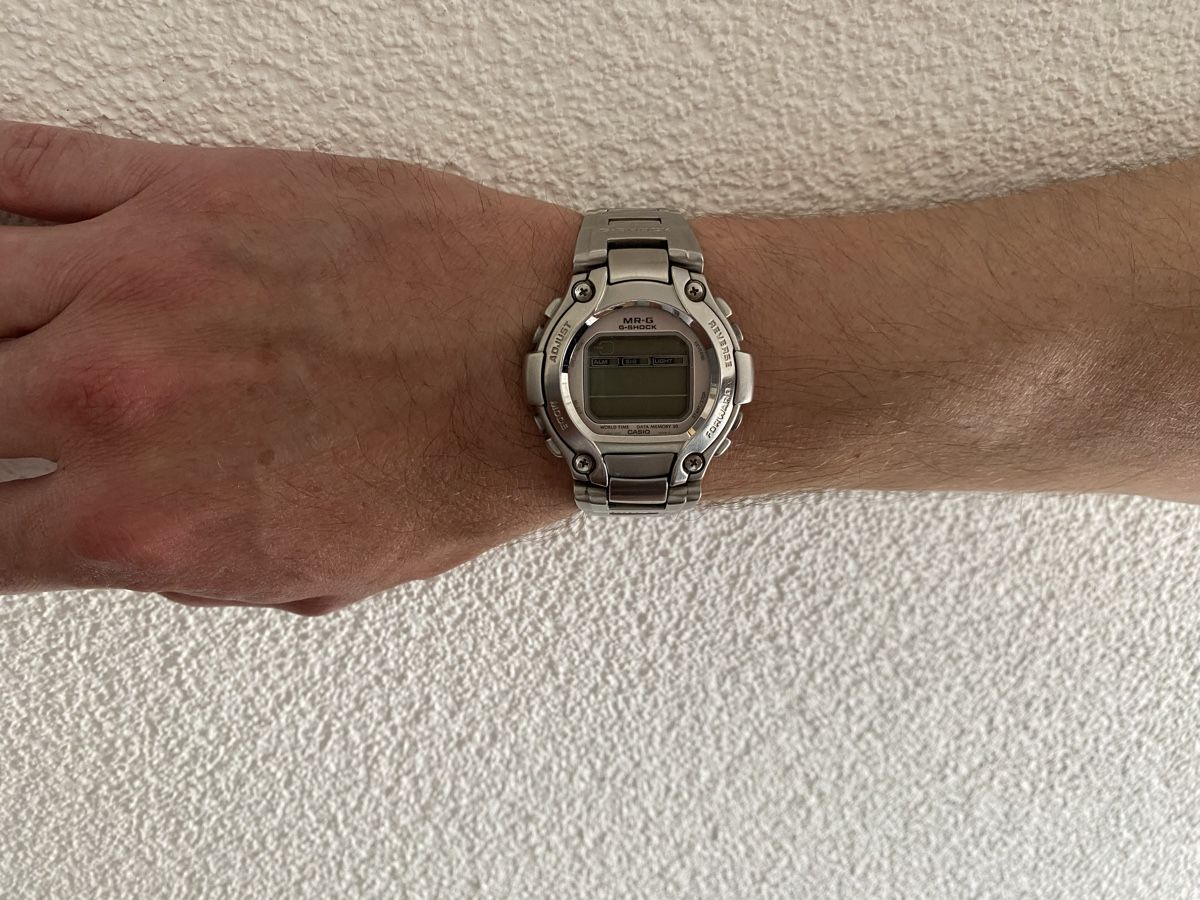 Casio Orologi: Casio G-Shock MRG 220-7, silber – Nuovo (secondo la descrizione) da Zürich venduto da Drengemann 2
