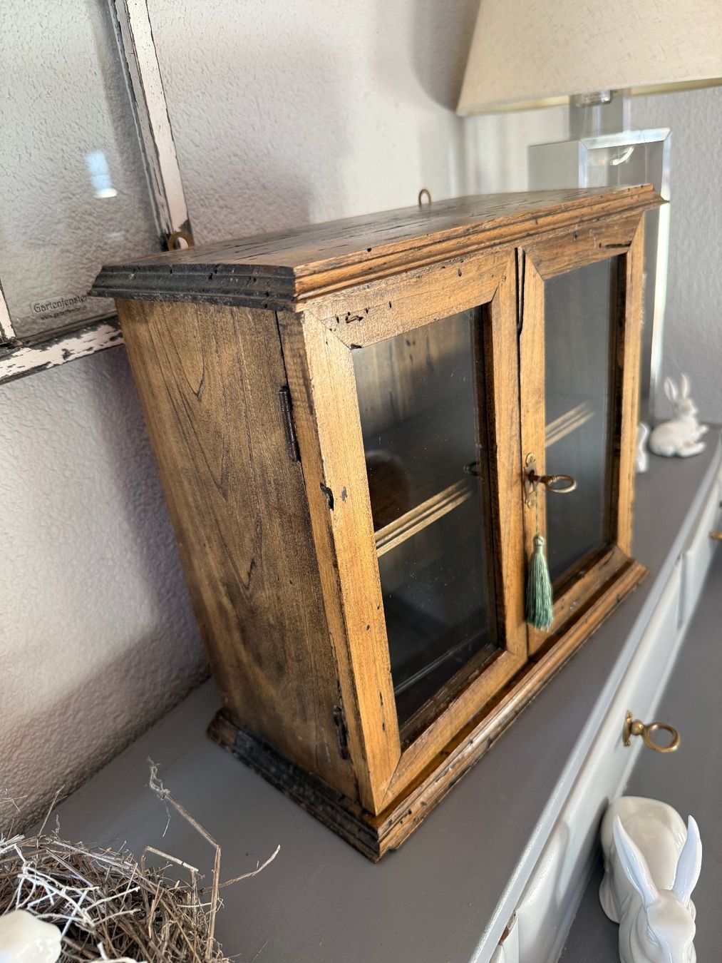 altes Hängevitrine-Schränkli, Holz, Glas, Vintage (Gebraucht) in Burgdorf für CHF 44 – mit Lieferung auf Ricardo kaufen