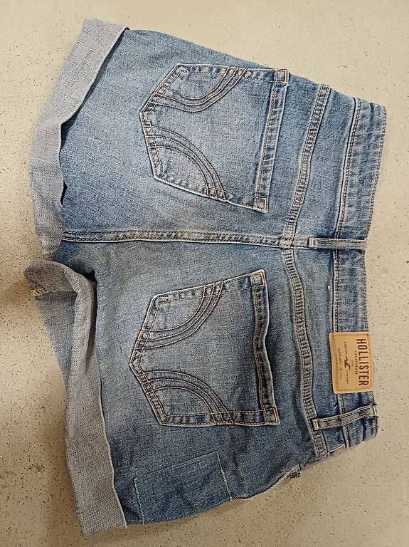 Jeans: Jeans Shorts Hotpants – Gebraucht aus Zürich von jjud 1