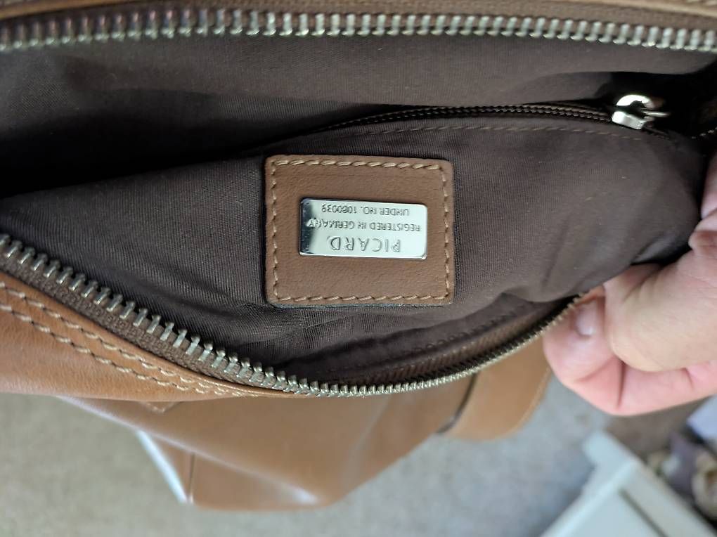 Taschen: Hängetasche – Gebraucht aus Wetzikon von arter01