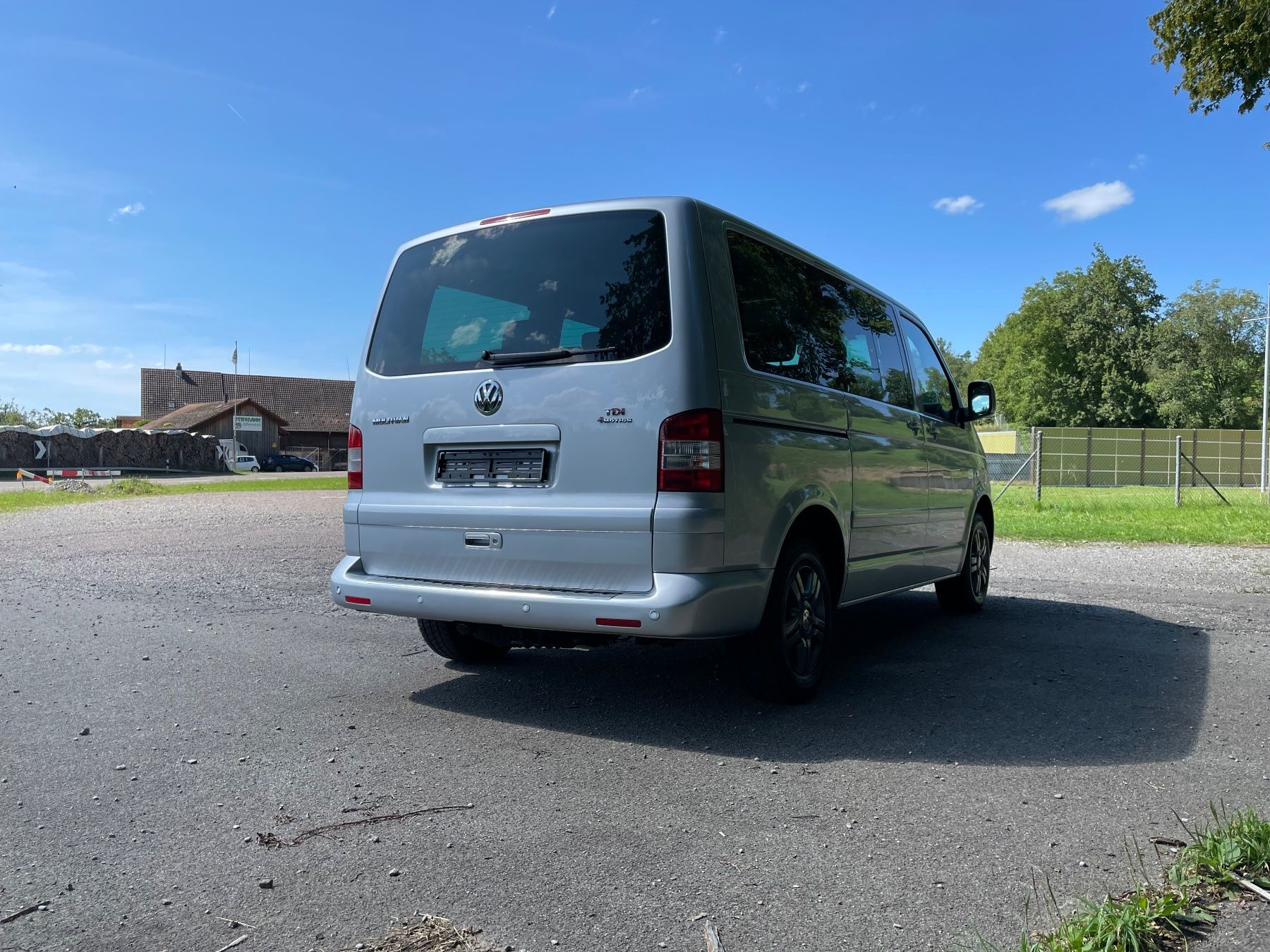 VW Automobili: VW T5 4Motion Multivan Highline 2,5 lt TDI – Usato da Nürensdorf venduto da GR5050 4
