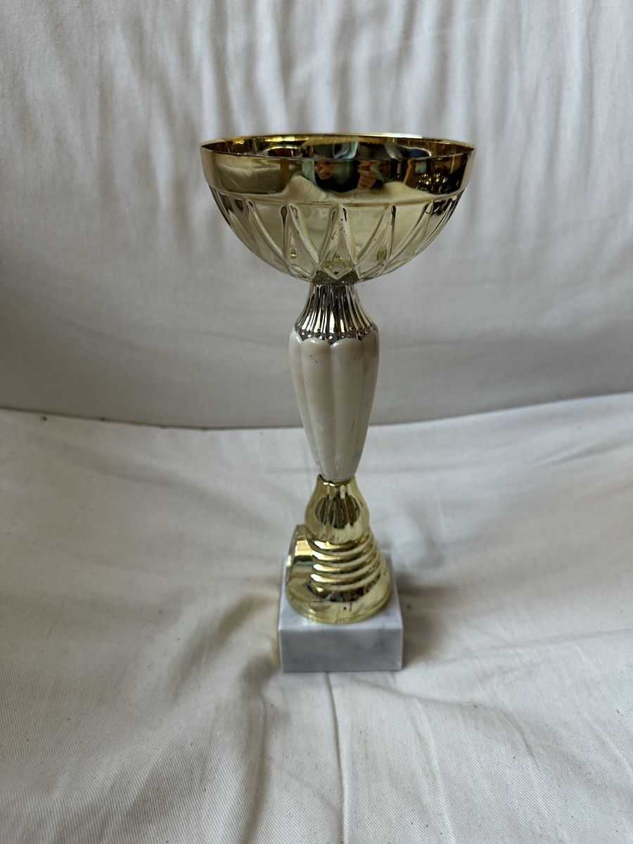 Sonstiges zum Sammeln & Seltenes: Goldener Pokal – Gebraucht aus Basel von ari_f26x 2