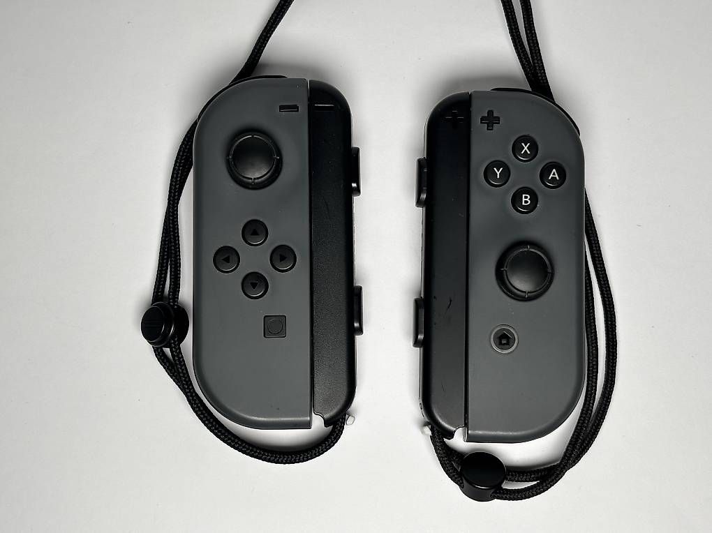 Nintendo Switch Joycon Set + Joycon Grip - ottime condizioni (Gebraucht ...
