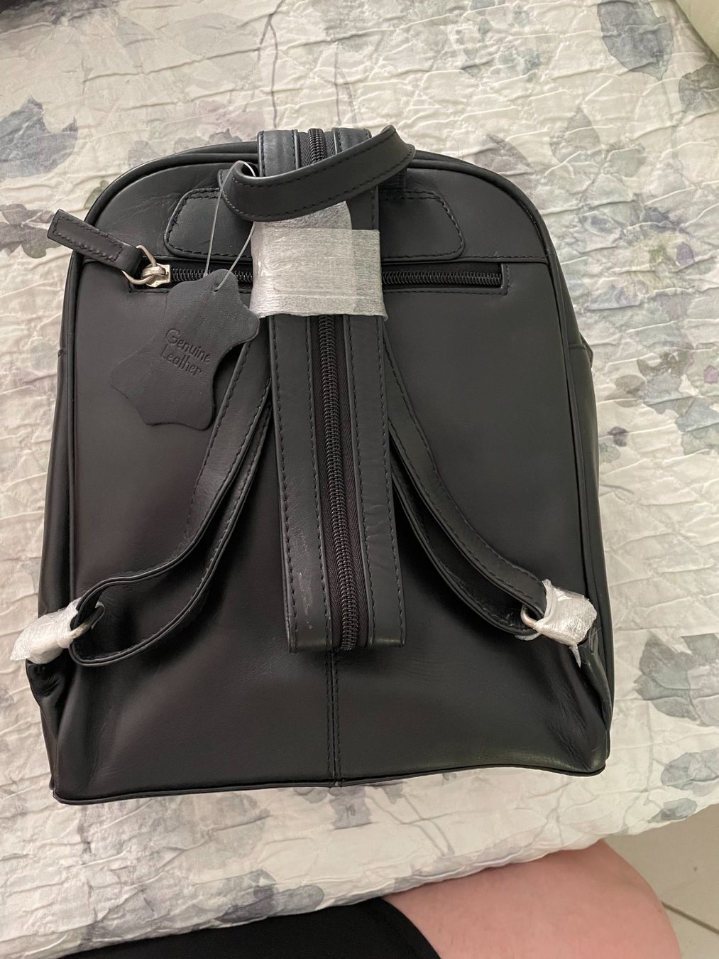 Rucksäcke: Rucksack Leder schwarz-silber – Neu (gemäss Beschreibung) aus Muttenz von einfach-schoen 1