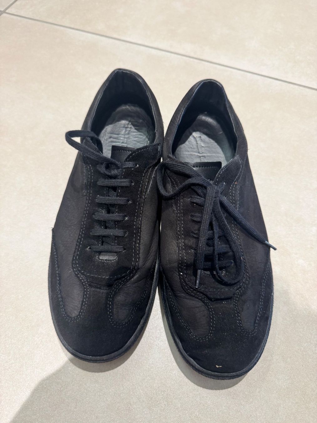 Massimo Dutti Scarpe da uomo: Herren Sneaker Massimo Dutti schwarz Gr.41 gebraucht – Usato da Meierskappel venduto da kev_nn8q