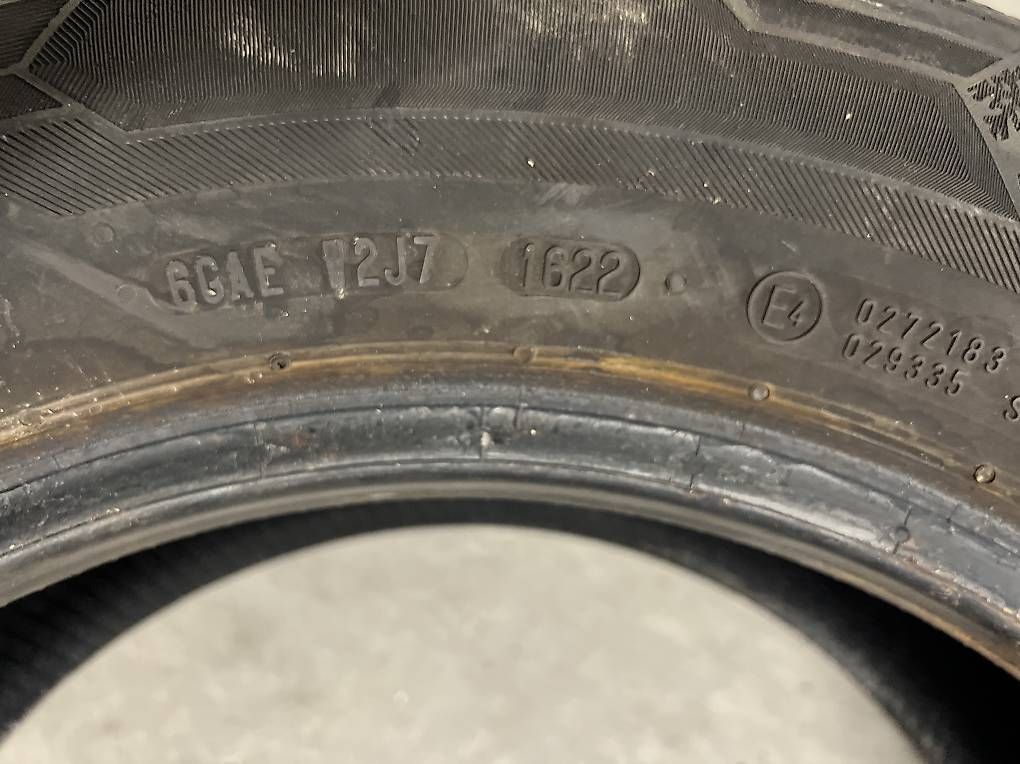 Pneus & Kompletträder: Pneus hiver 195/65R15 Barum  – Gebraucht aus Aigle von Sub087 3