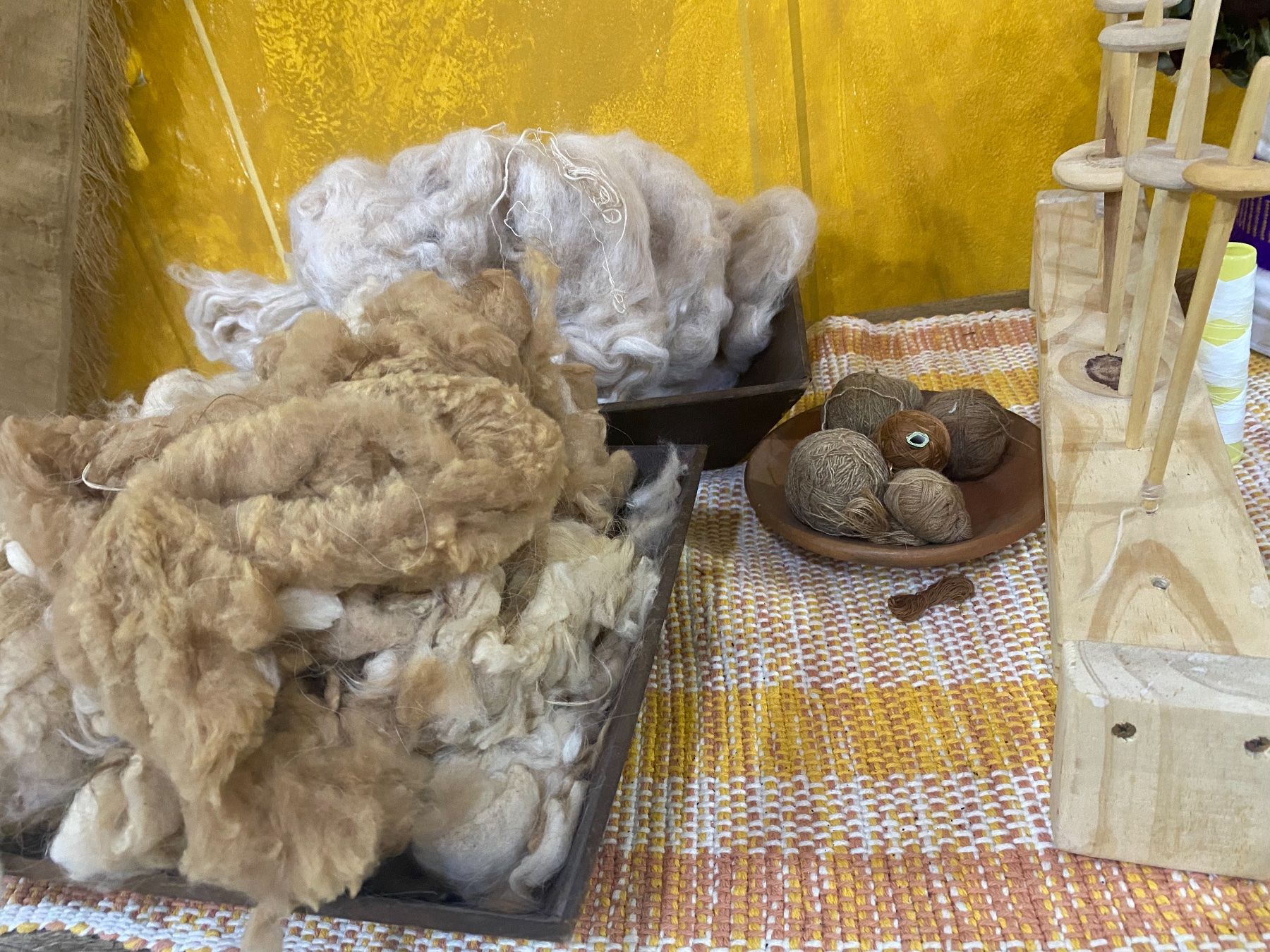 Foulard & Sciarpe: Fairtrade Handgefertigte Schale- Lama – Nuovo e nell'imballaggio originale da Basel venduto da Naimid_telares 2