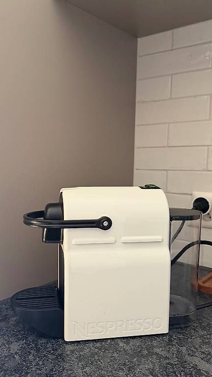 Kaffeemaschinen & Espressomaschinen: Nespresso Krups Kaffeemaschine  – Gebraucht aus Dielsdorf von l.ens 3