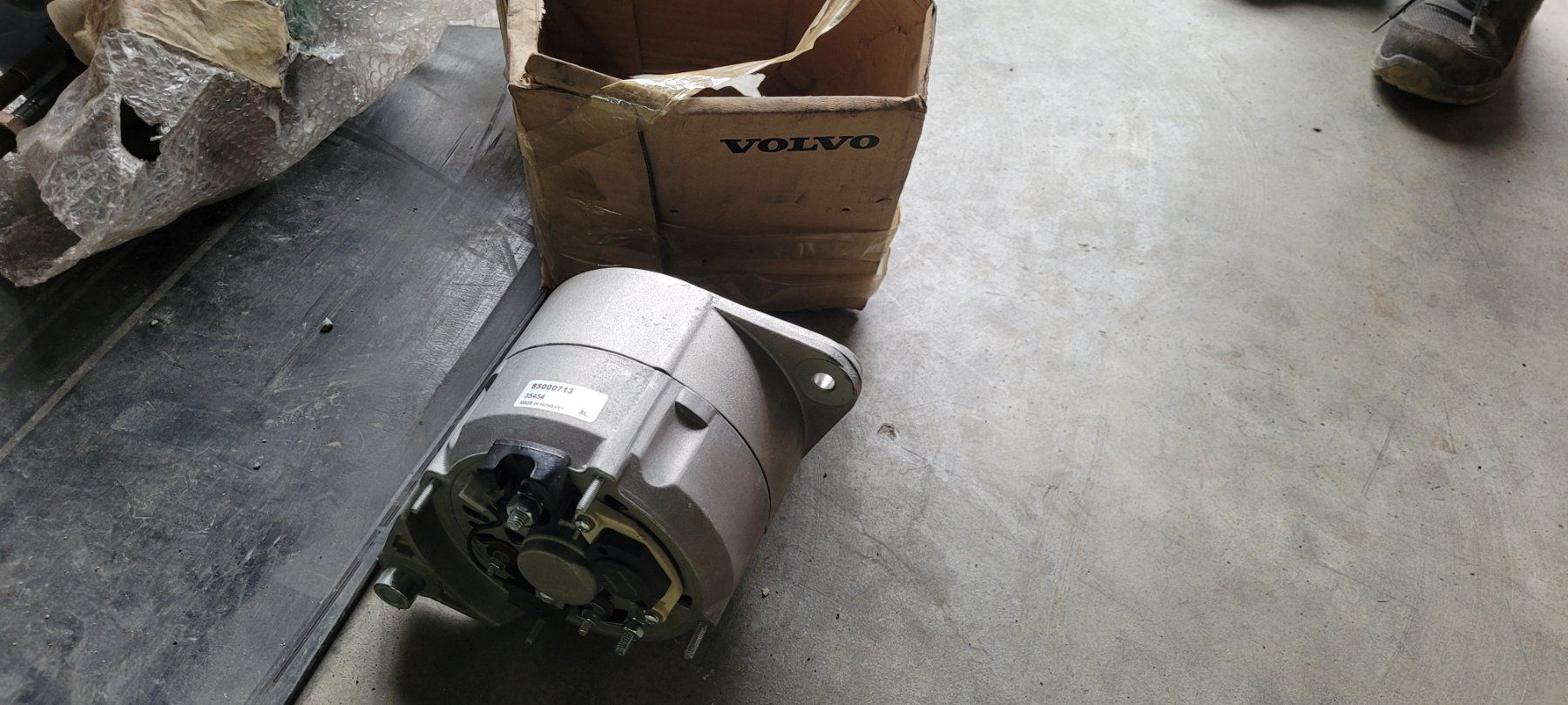 Volvo Toutes les pièces détachées: Alternator Volvo – Neuf avec emballage d'origine à Kerns par avr75