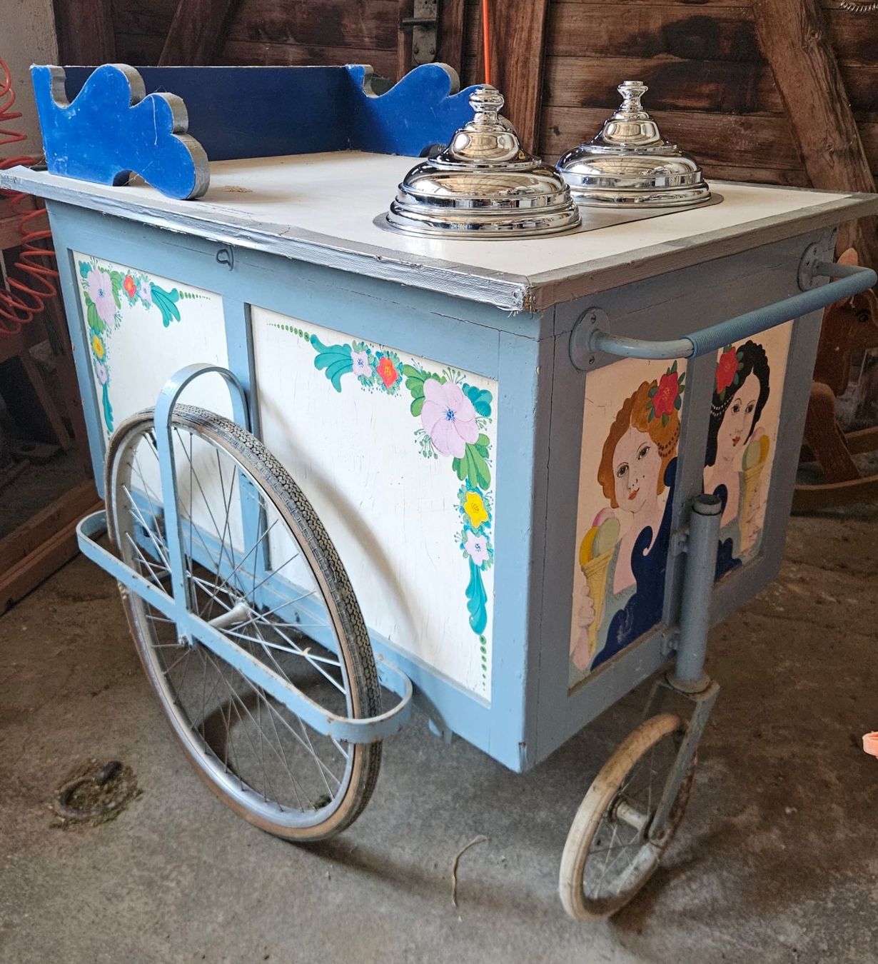 Sonstiges für Firmenanlässe & Parties: Verkaufswagen Glacewagen – Gebraucht aus Boppelsen von Pitweiss 2