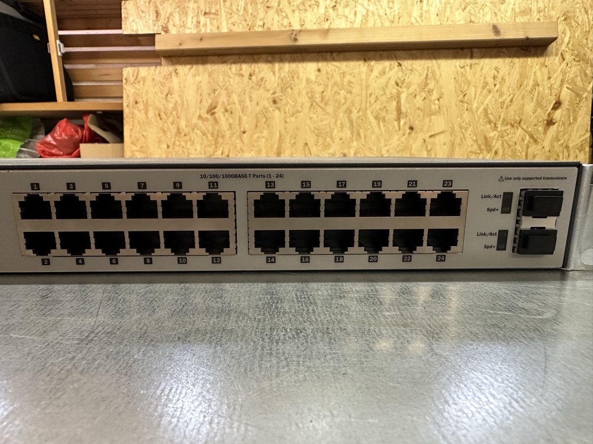Hewlett Packard Hub & Switch: HP 1820-24G Switch J9980A – Usato da Luzern venduto da FrankGroebel 1