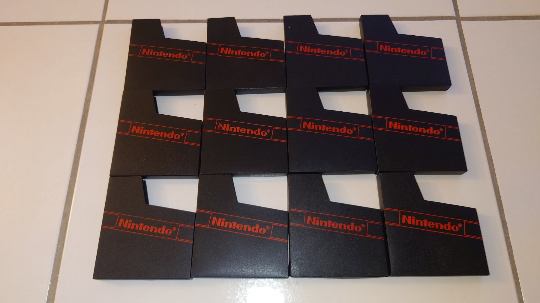 Nintendo Console: 12 Nintendo Schuber – Usato da Pfaffhausen venduto da Odla7