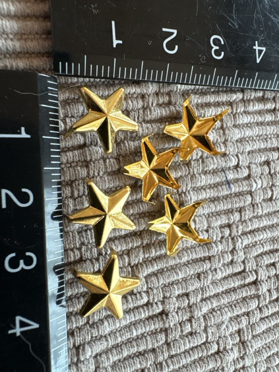 Tutte le decorazioni: Nieten Stern gold Farbig – Nuovo (secondo la descrizione) da Rümlang venduto da baselsale1 1