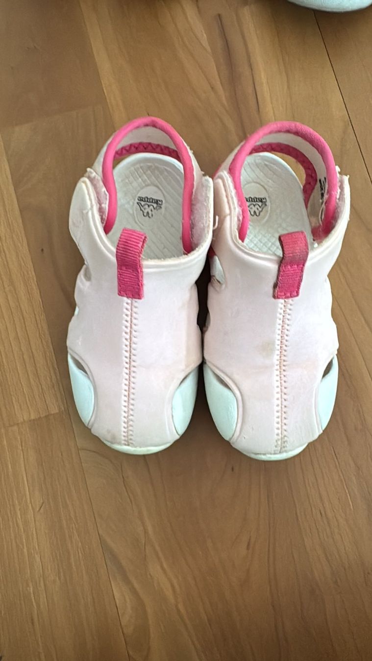 Kappa Chaussures filles: Mädchen-Schuhe Grösse 21/22 Marke Kappa – D'occasion à Hinwil par Bbudget