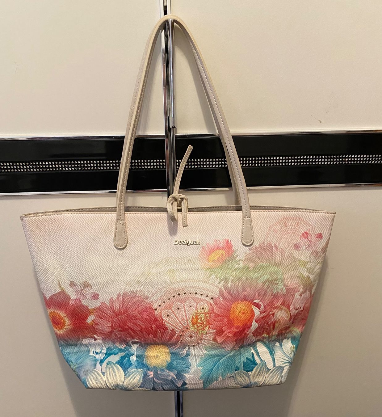 Desigual Sacs femmes: Damentasche  desigual – D'occasion à Pfungen par Sheki56