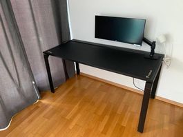 Secretlab MAGNUS Metal Desk + Dark Knight Edition + LED Stri