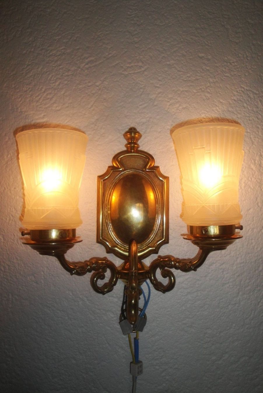 Lampade: Tischleuchte aus Messing und Glas – Usato da Zürich venduto da Paykan