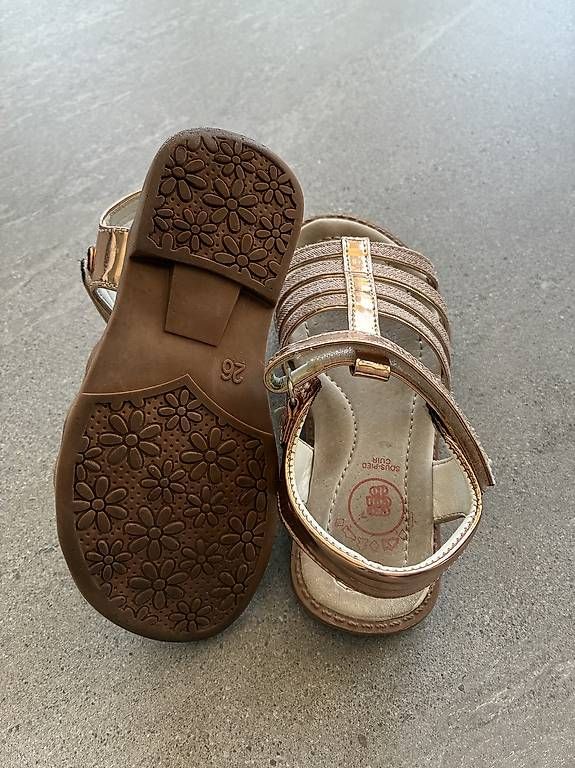 Scarpe per ragazze: Sandales en cuir 26 – Usato da Le Mont-Pèlerin venduto da gir_9lpq 2