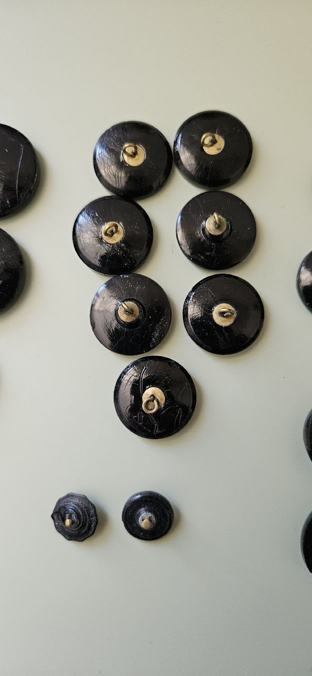 Knöpfe: lot 22 boutons anciens noir – Gebraucht aus Carouge GE von Lea000 8