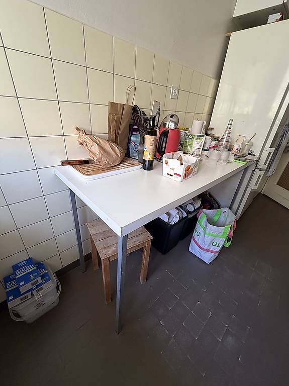 Tavoli: Table cuisine blanche - à donner – Usato da Lausanne venduto da sdvevrina