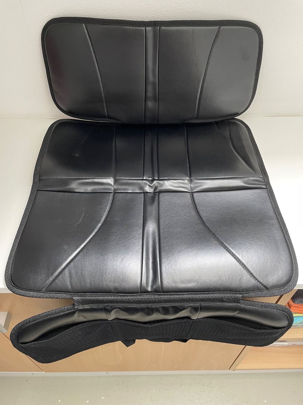 Britax Römer Seggiolini per auto: britax römer Autositzschoner – Usato da Uznach venduto da Player6