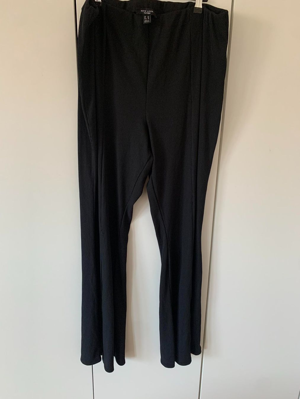 Pantaloni: Dünne Hose EUR 50 – Usato da Thalwil venduto da san_685y