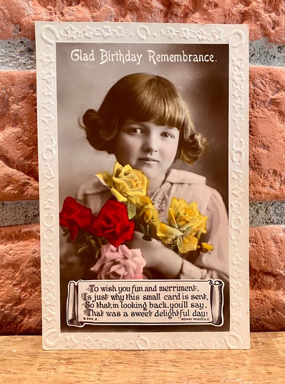 Antike Foto AK Kind - Mädchen mit bunten Rosen aus England | Kaufen auf ...