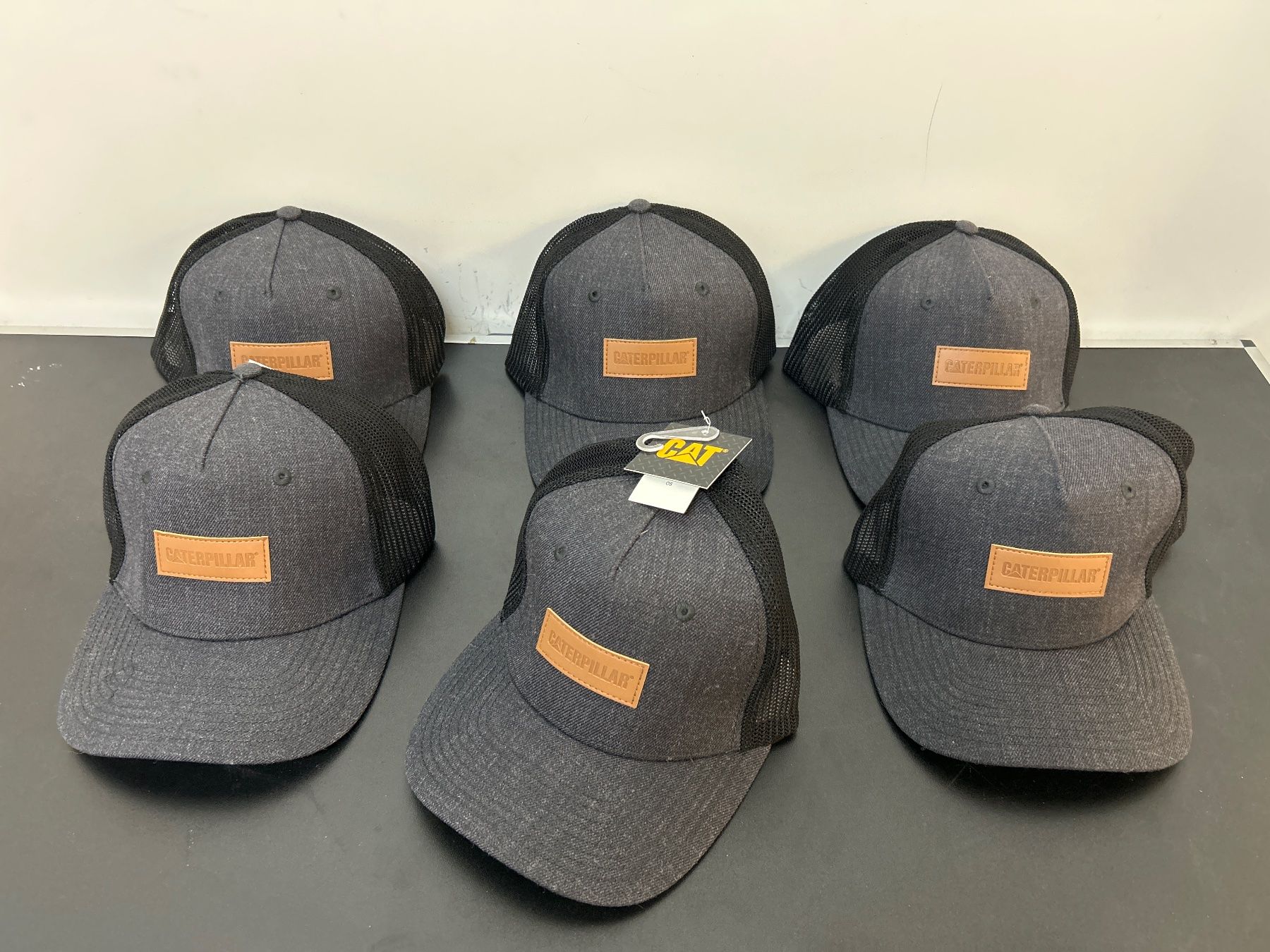 Caterpillar Hüte, Mützen & Caps: Neu Restposten CAT Cap (6x) – Neu und originalverpackt aus Inwil von Rzic-Liquidationen