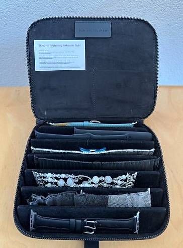 Bracciali & Braccialetti: Diverse Apple Watch Armbänder im Etui – Usato da Brüttisellen venduto da itprofisgroup 4