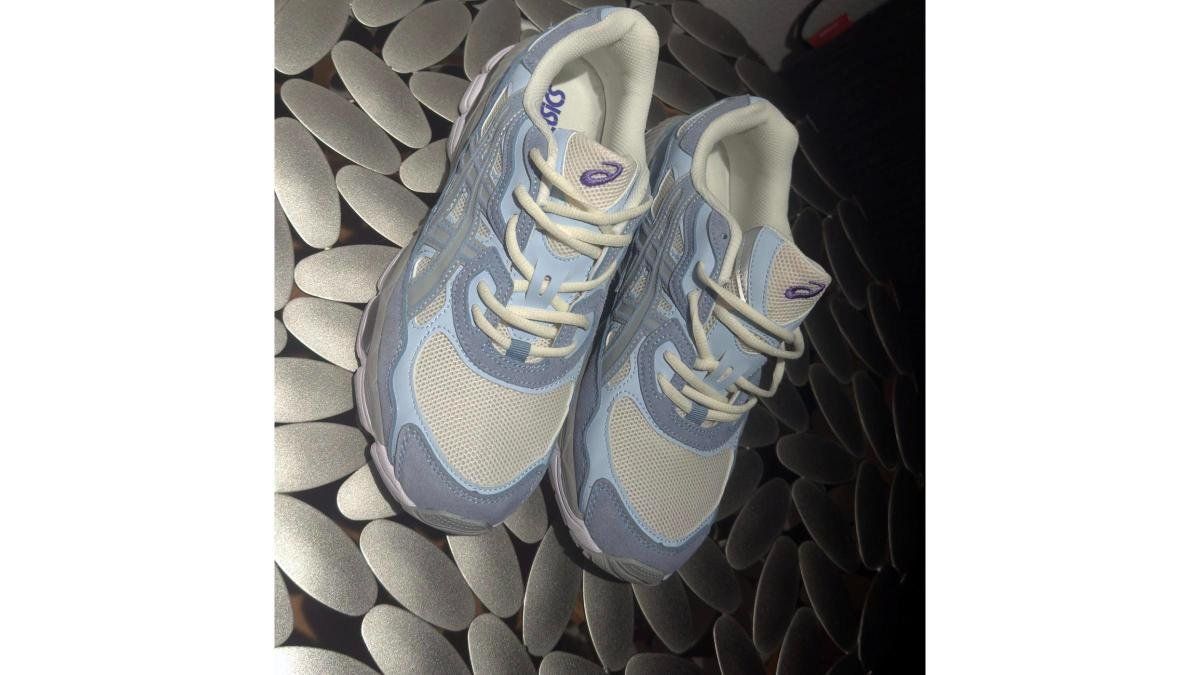 Asics Herrenschuhe: Asics Sneaker hellblau/grau Grösse 45 NEU – Neu (gemäss Beschreibung) aus Bern von sil_xw9l 1