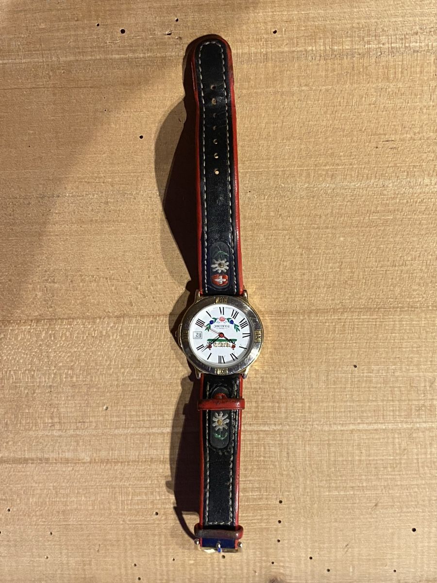 Orologi: Folkloric Swiss Made Uhr – Difettoso da Dotnacht venduto da 007ym