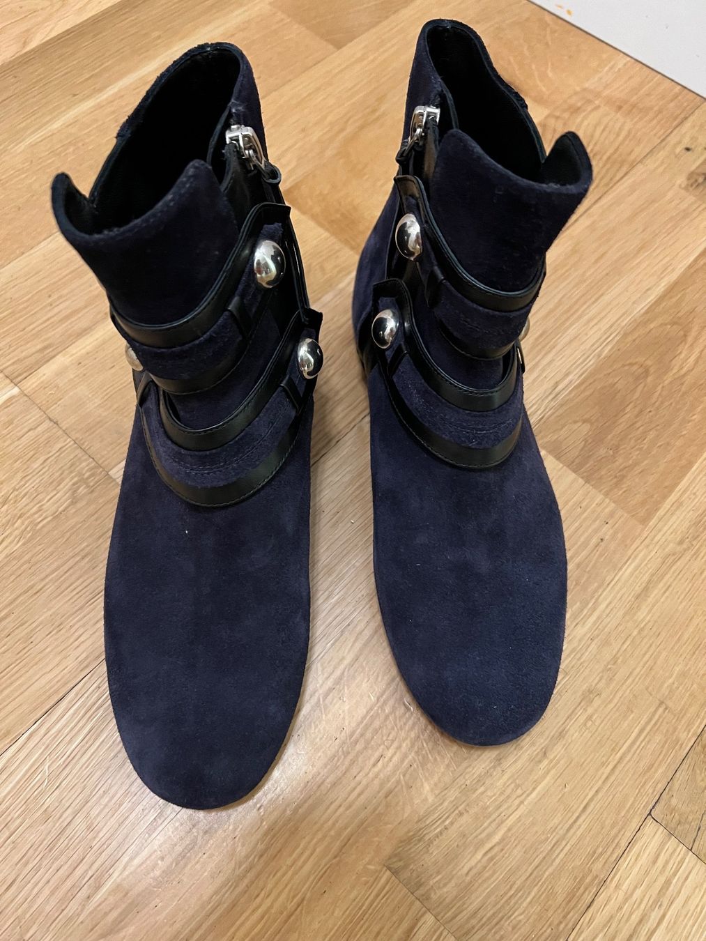 Isabel Marant Damenschuhe: Isabel Marant Stiefel Wildleder Leather Boots – Gebraucht aus Ebmatingen von dartim 1